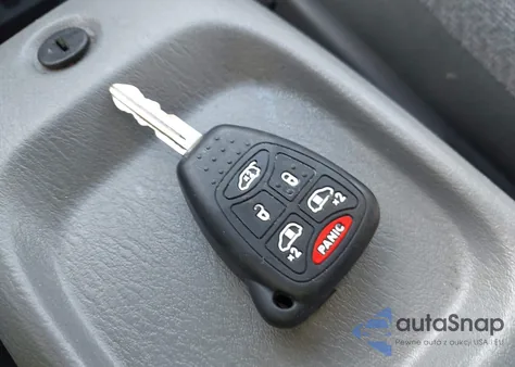 2006 Chrysler Town & Country Touring from USA, damaged, VIN 2A4GP54L76R871174